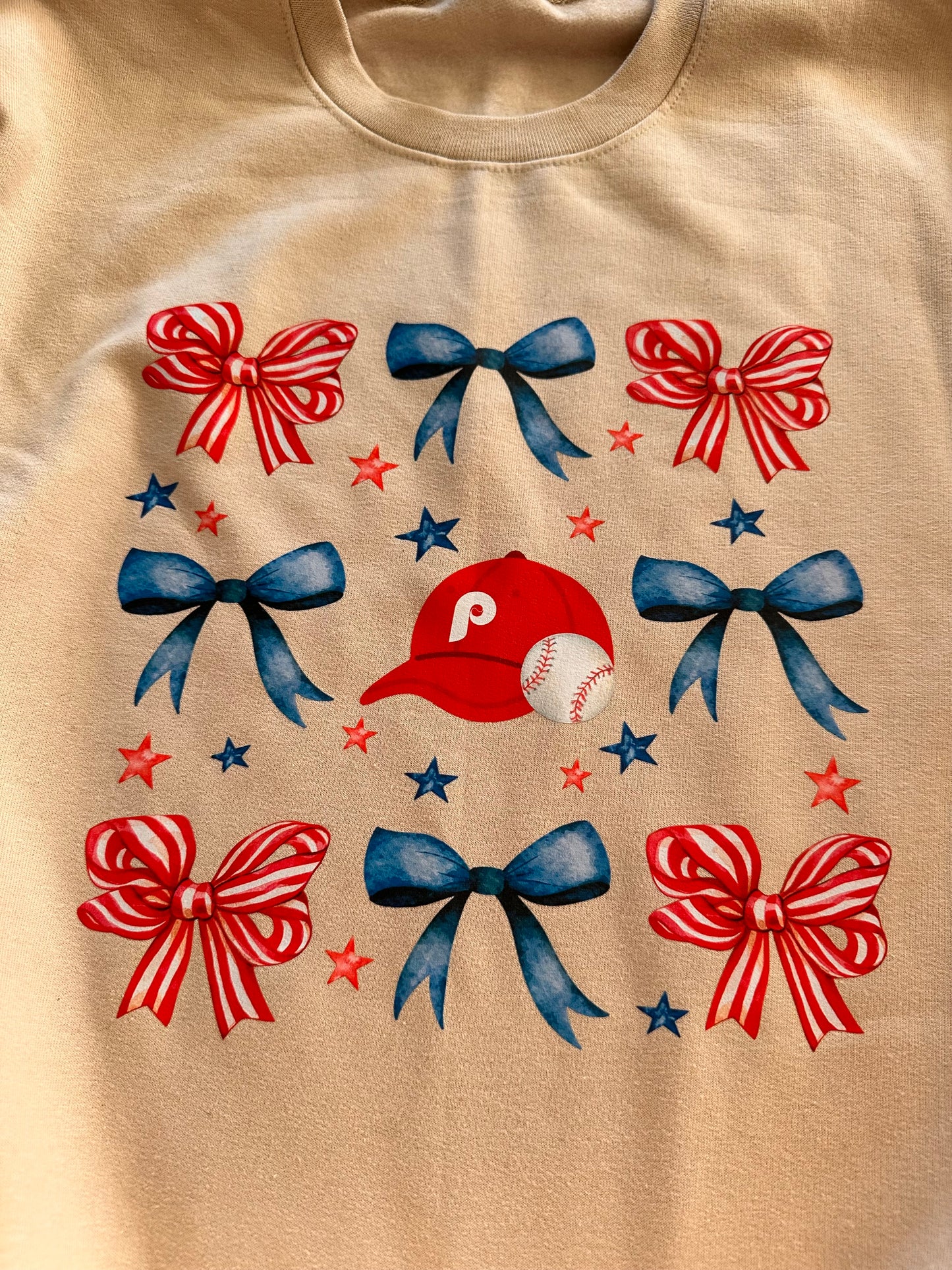 Phillies bow T-shirt