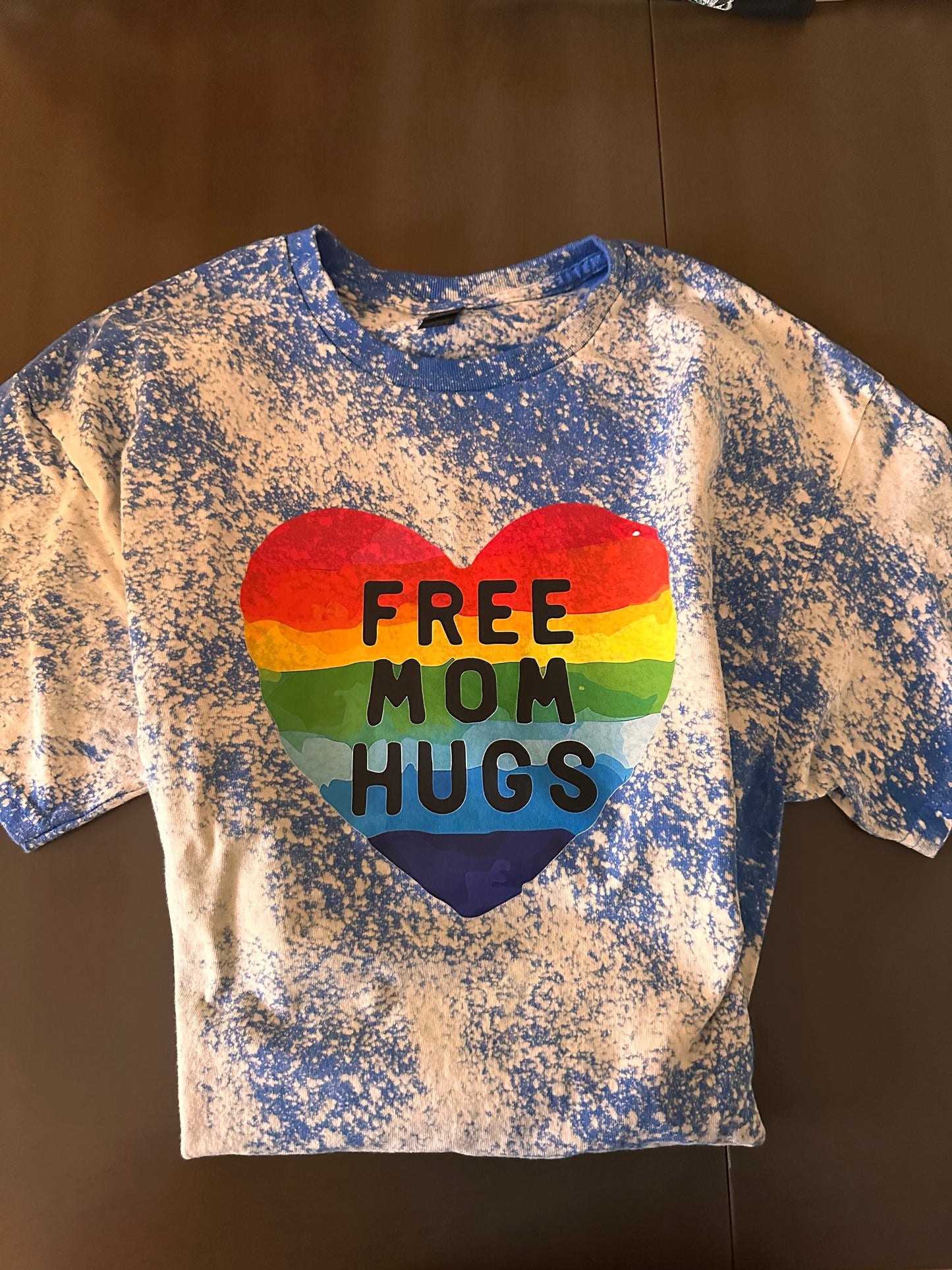 Free Mom Hugs t-shirt